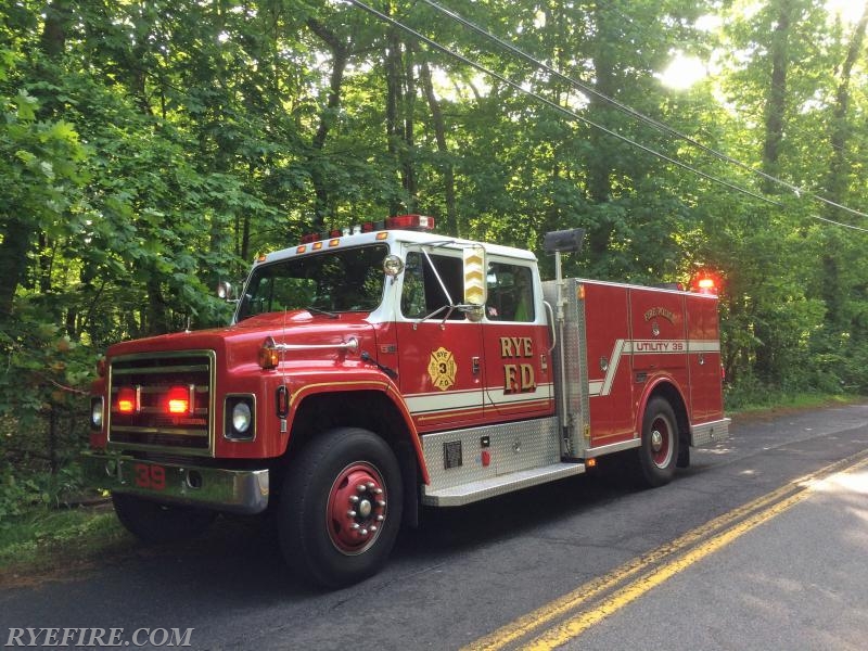 U39 standing by on Manursing Rd 